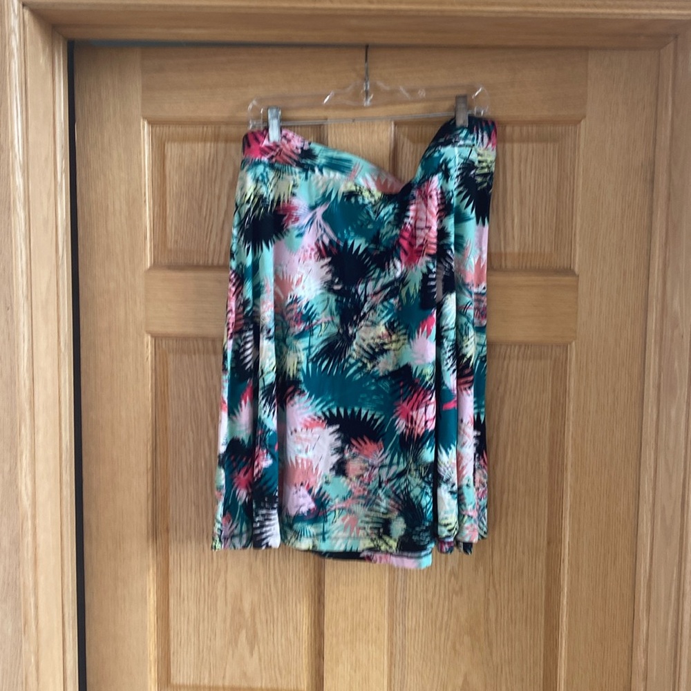 Fun Tropical easy pull on skirt!